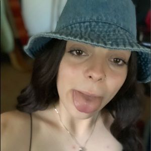 Meet your Posher, Eden